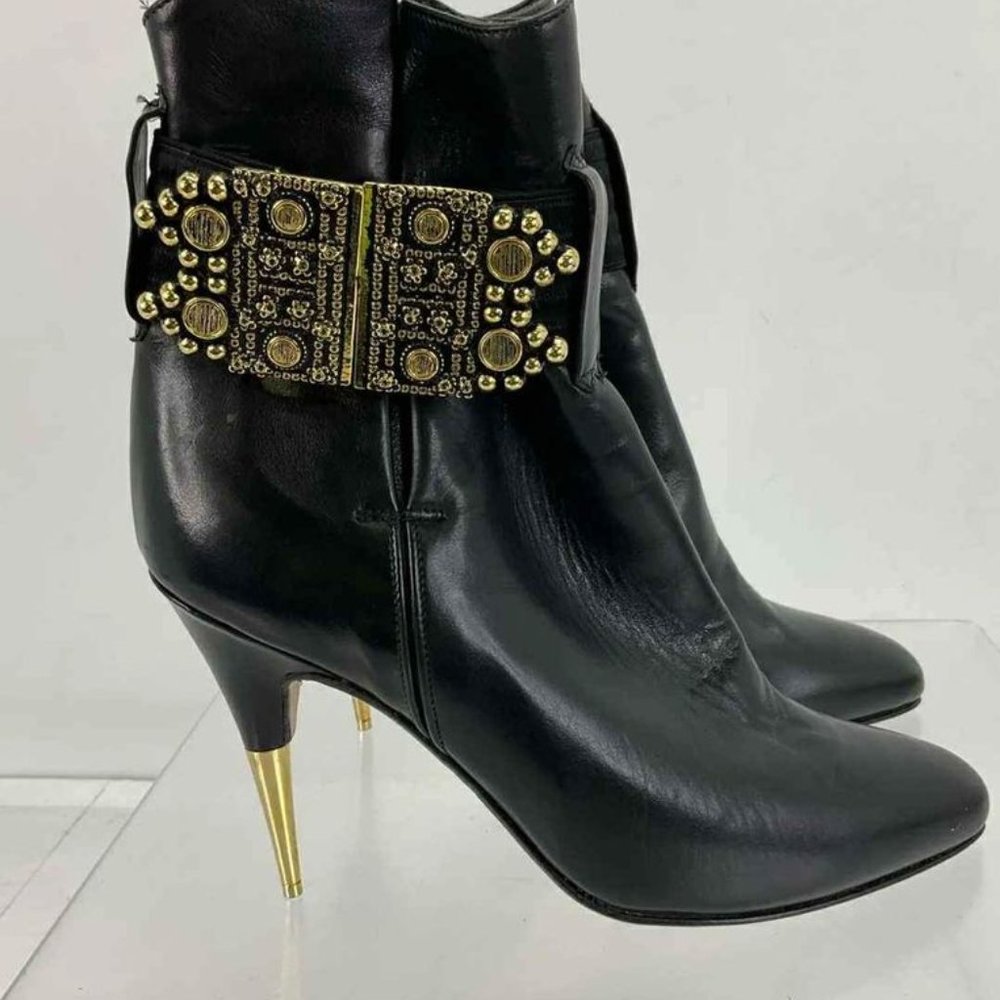 Perla Italy Designer Black Leather & Goldtone Clasp Pointed-Toe Ankle Boots 7.5